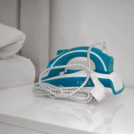 Large In A Quiet Area 40 شقة *