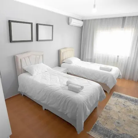 Apartment Large In A Quiet Area 40 *